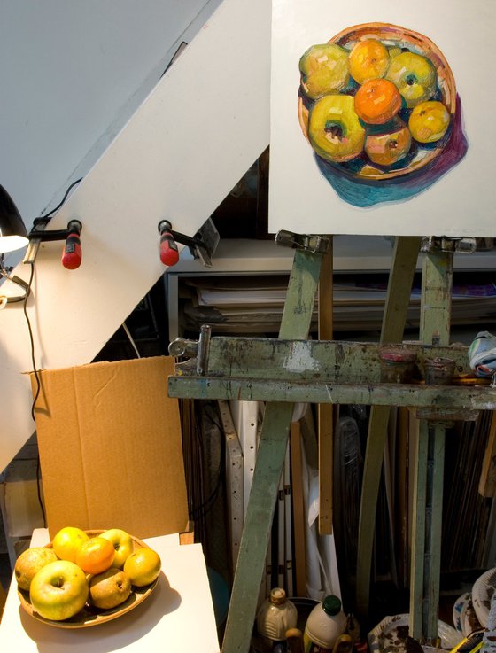 tangerines apples in a plate