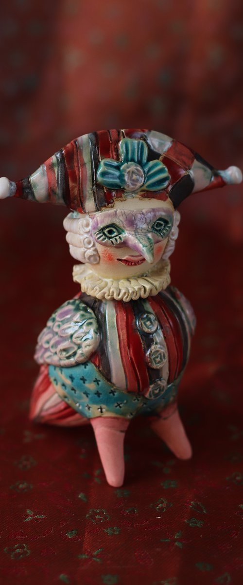 Harlequin Bird. Ceramic sculpture. by Elya Yalonetski