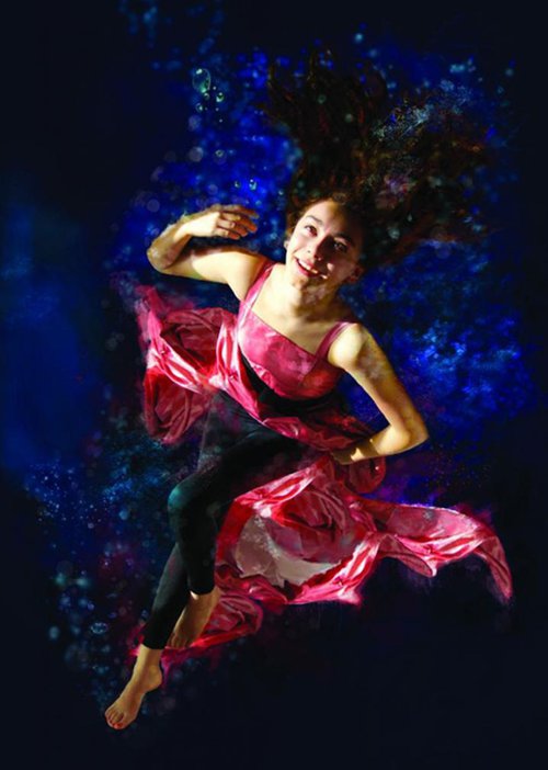 Dance in the water by Anna Sidi-Yacoub