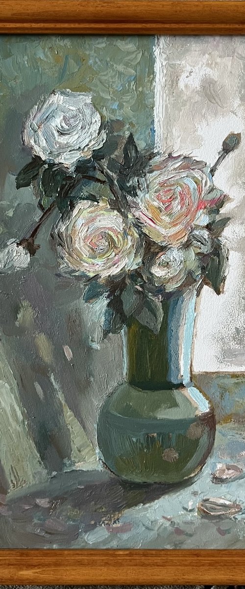 Roses in a vase, still life by Roman Sergienko