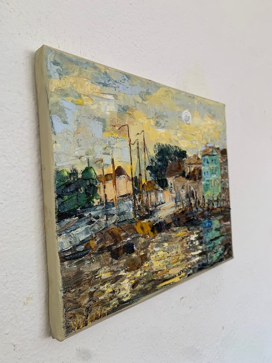 Full Moon in the City