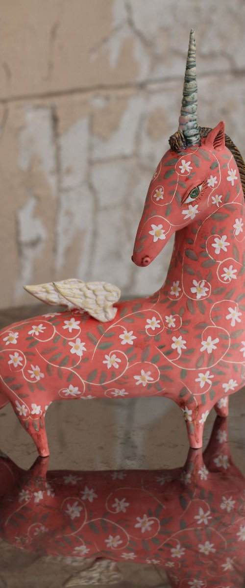 Winged Unicorn. Sculpture by Elya Yalonetski by Elya Yalonetski
