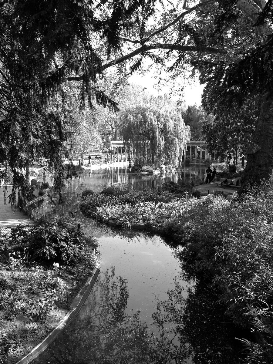 Parc Monceau au Printemps by Alex Cassels