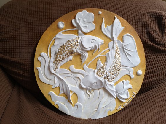 "Golden fishes", original, one-of-a-kind mixed-media bas-relief (14.5'' diameter)