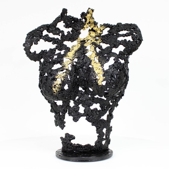 Pavarti Lightening- Woman bust sculpture in metal, lace steel and gold