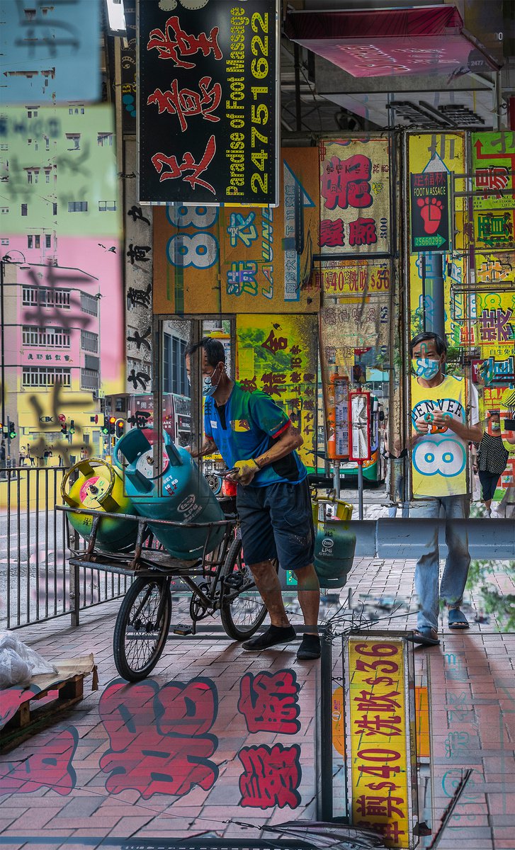 Street life by Sergio Capuzzimati