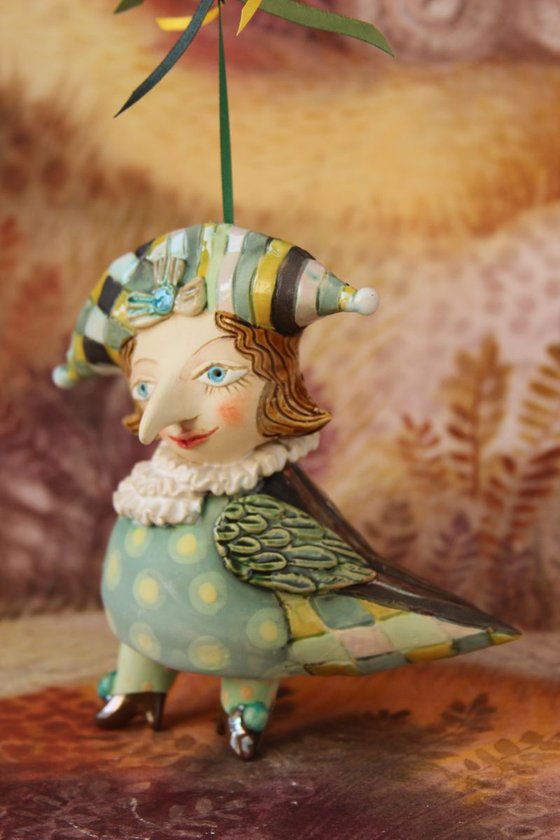 Small Nosy Bird. Ceramic sculpture.