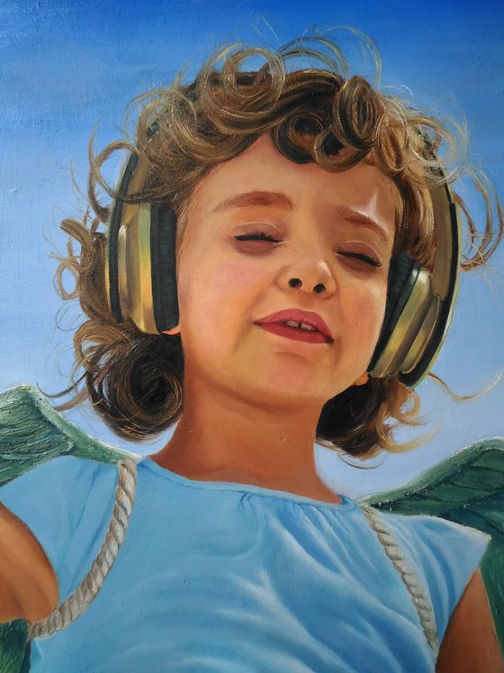 "Mimi" paper wings