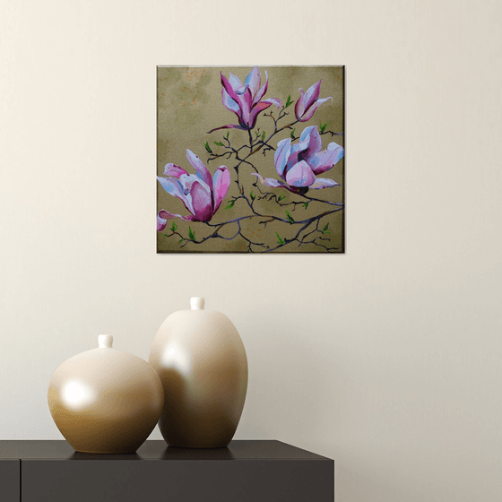 Magnolia on gold