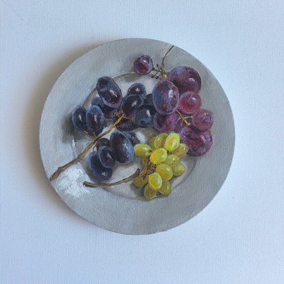 Grapes on plate