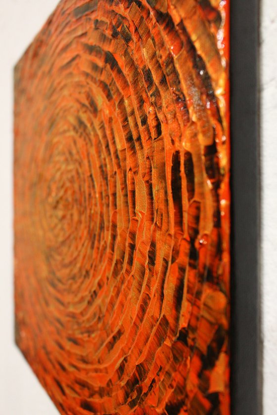Warm gold concentric glow