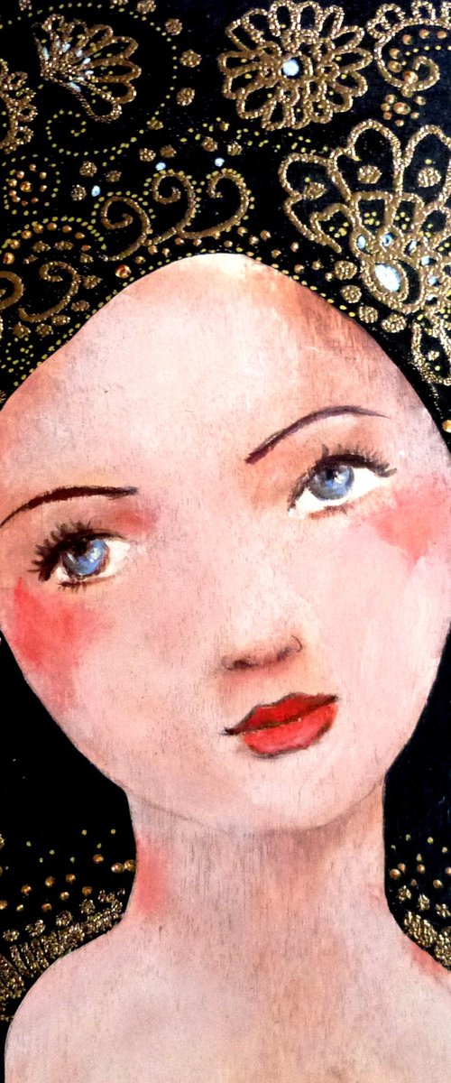 Ode to the night: woman icon on wooden panel 20 x 20 cm. by Loetitia Pillault