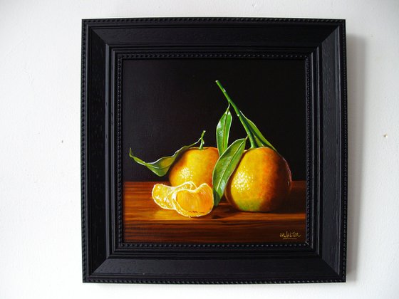 Clementines in chiaroscuro