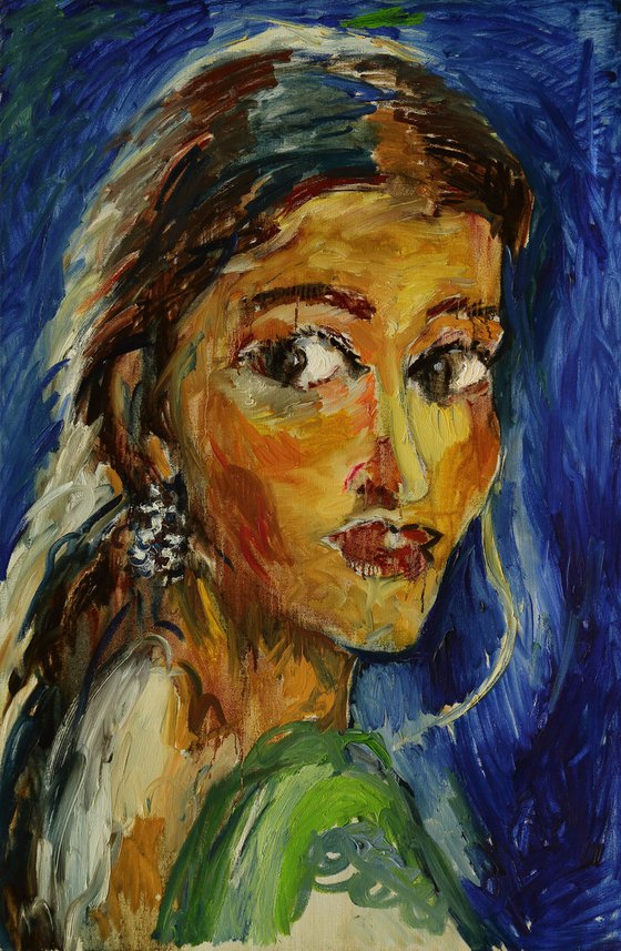 MEET LOOK - portrait in blue colours, Indian girl