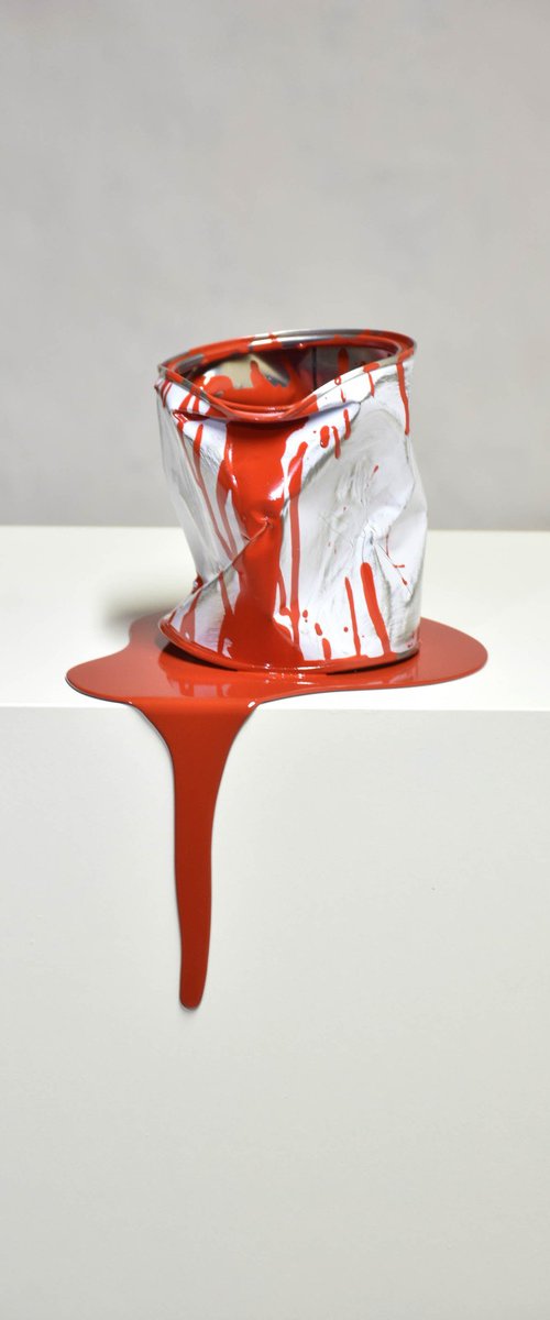 Le vieux pot de peinture rouge by Yannick Bouillault