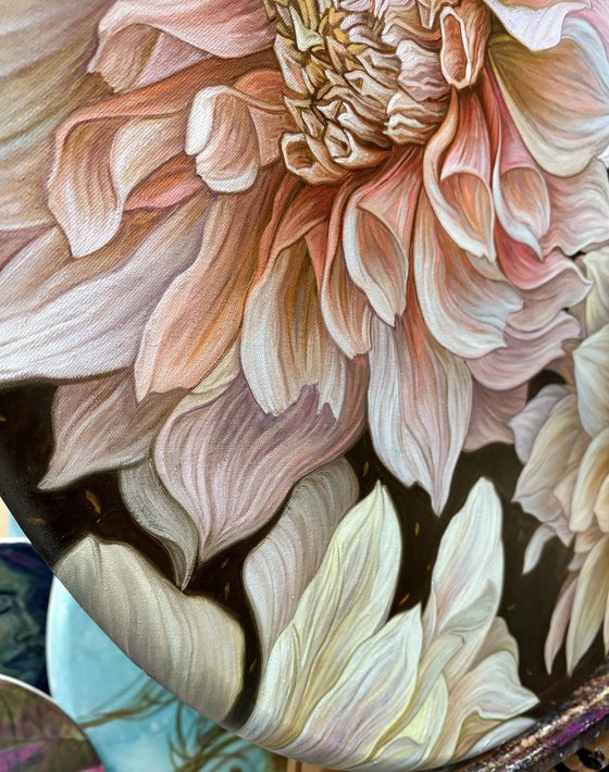 Dahlias Cafe au Light