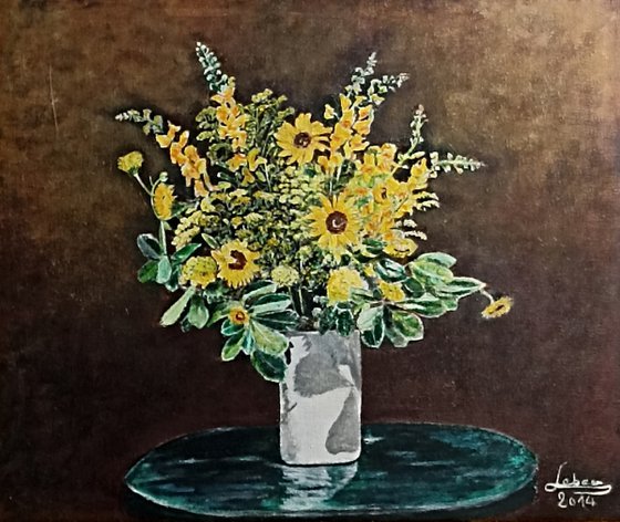 Yellow daisies flowers