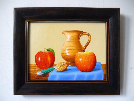 Two apples on the table