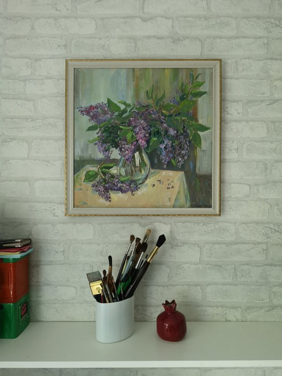 Lilac on the table