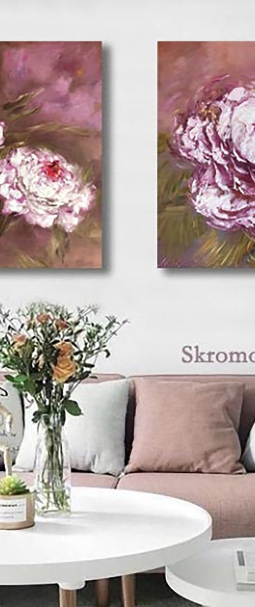 CURVY COUPLE - Set of 2 peony. Oil diptych of pale peonies on canvas. Two paintings with peonies. Double panel with peonies on the wall. by Marina Skromova