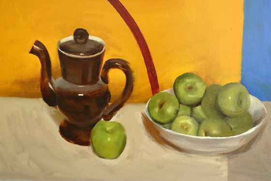 Teapot and apples