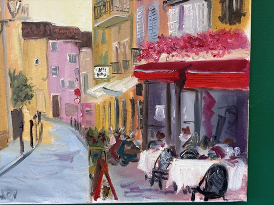 Red cafe in Sainte-Maxime