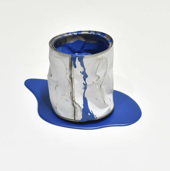 Le vieux pot de peinture bleu - 330