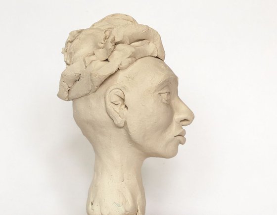 Vix: ceramic portrait sculpture
