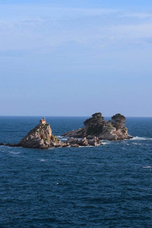 Rock and sea by Nikola Lav Ralevic