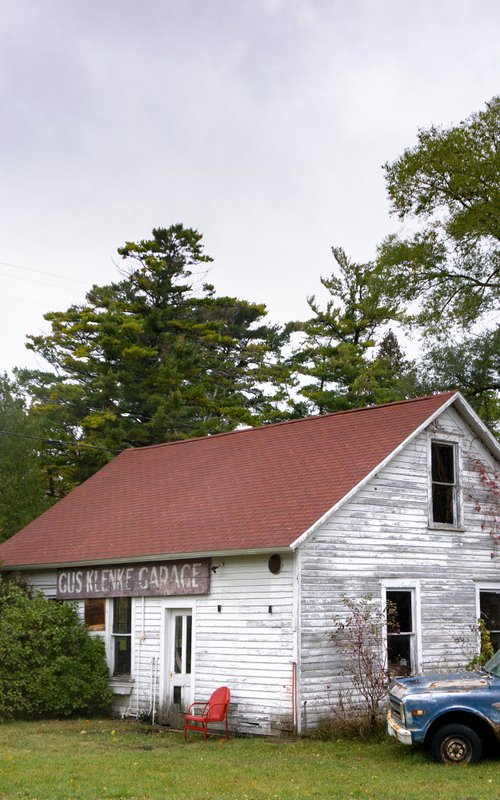 Gus Klenke Garage by Robert Tolchin