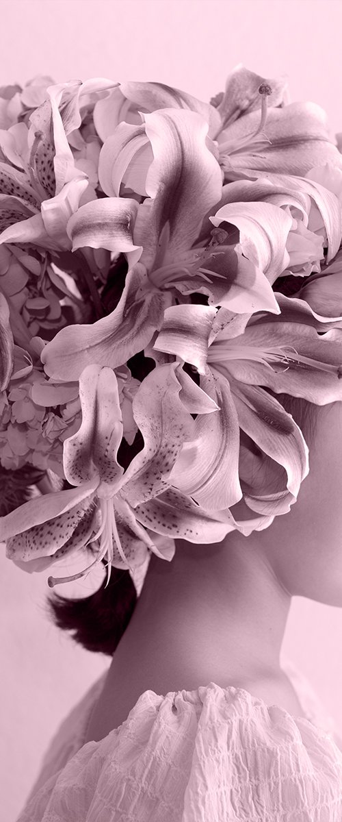 Scent of lily by Ziesook You