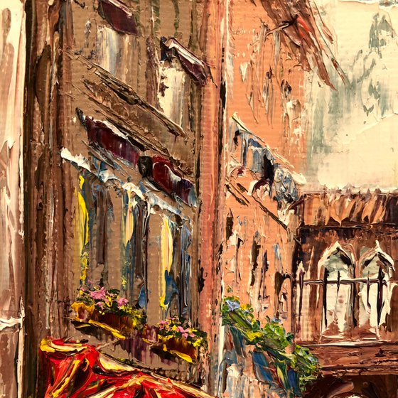 KISS ON THE BRIDGE - Date. Venice. Stone Bridge. Kiss. Romance. Couple. Old Town. City river.