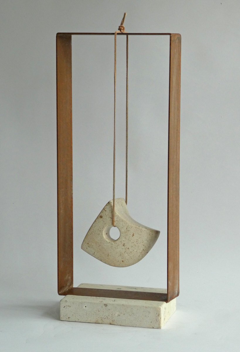 Hanging - Balancing by Fieke de Roij