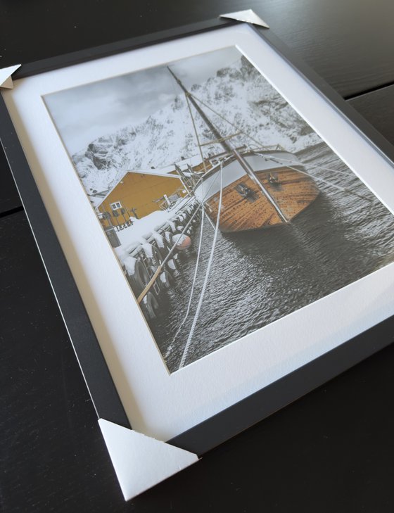 THE YELLOW BOAT