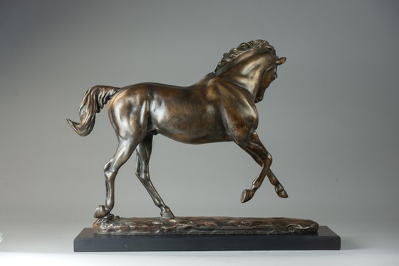 Large Playing Horse Bronze Res