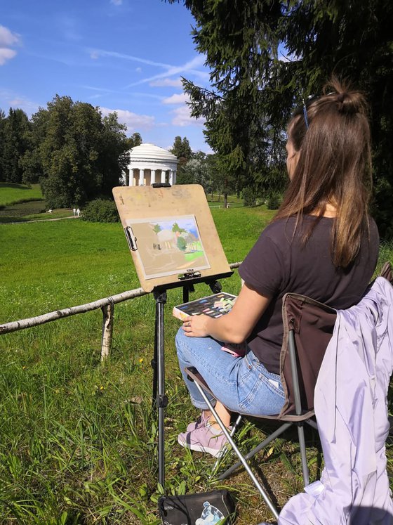 Rotunda in Pavlovsky Park. An etude in soft pastels