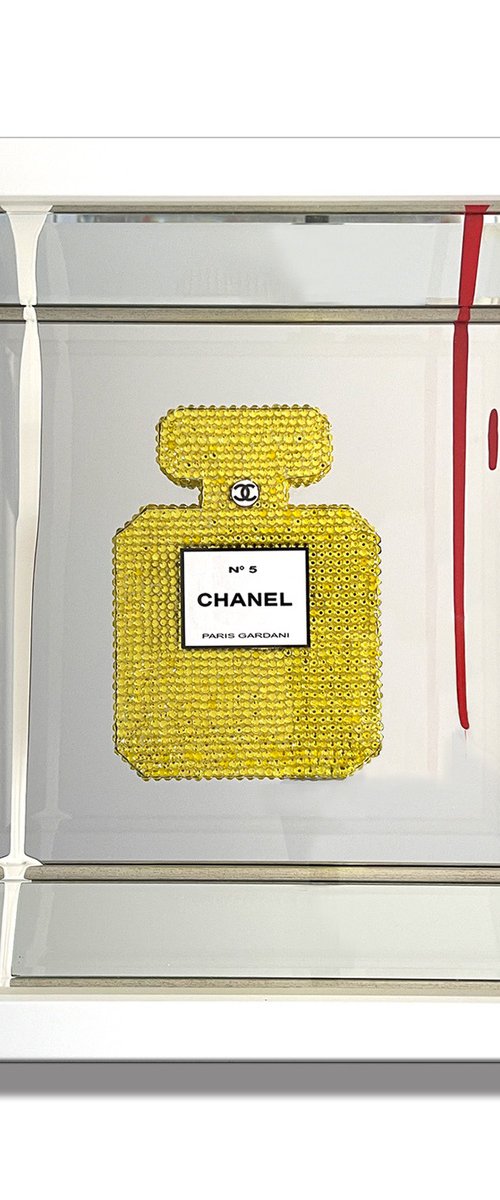 Smel N5 Chanel -Original Swarovski Sculpture by Gardani Art