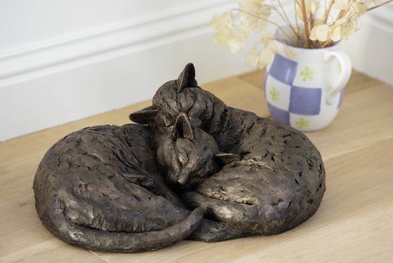 Pair of Cats Bronze Resin