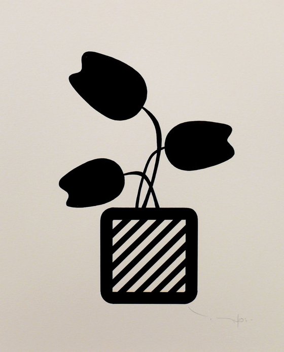 Three black flowers with pot 04 -  Tehos
