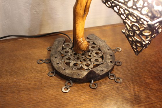 Lamp in vine wood