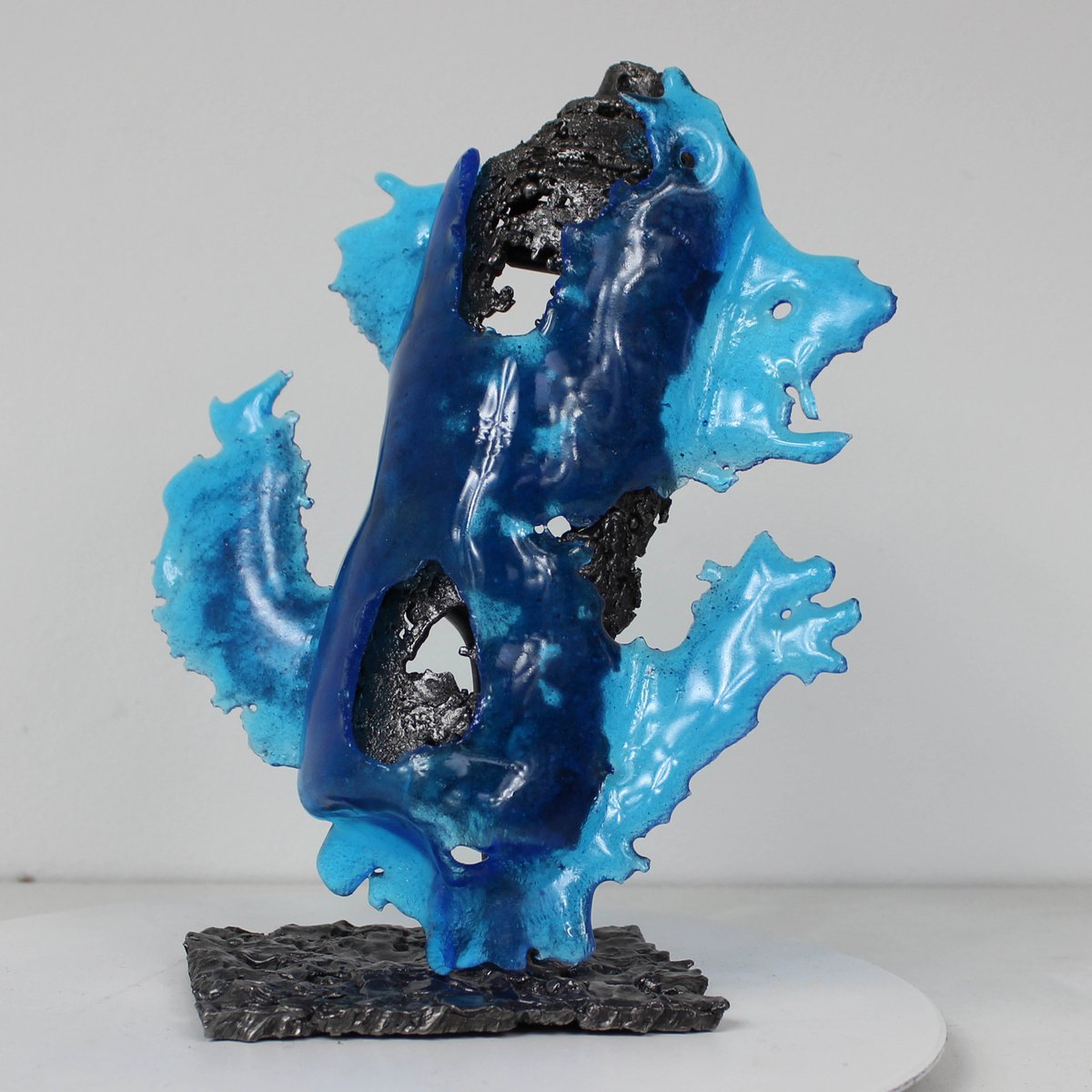 Spray can blue sea - Can spray metal and glass sculpture by Philippe Buil