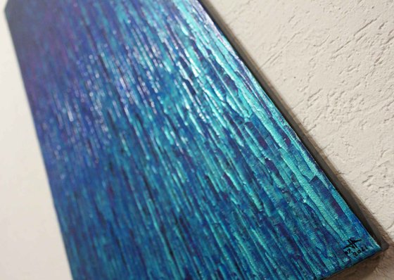 Iridescent purple blue matrix