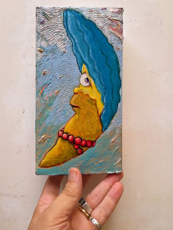 - MARGE MOON - ( 23 x 12 x 6 cm )