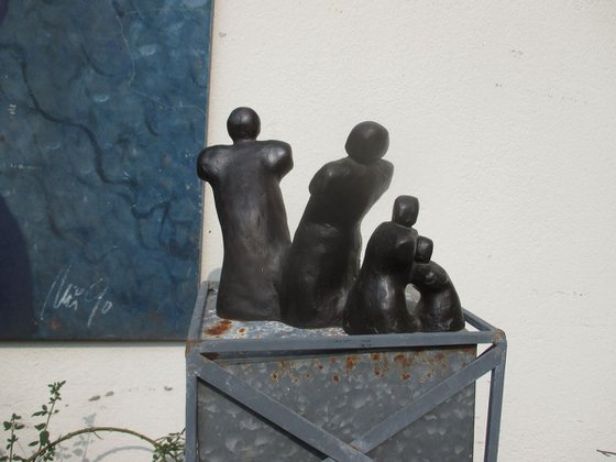 dancing family - bronze unique massiv sculpture 10,2 inch
