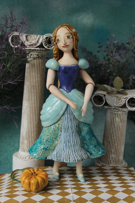 Cinderella. Wall sculpture by Elya Yalonetski