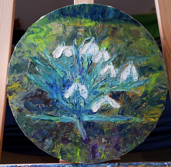 Round oil painting with palette knife Snowdrops