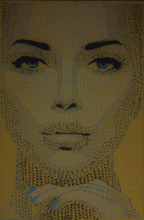 Knitted woman Gold