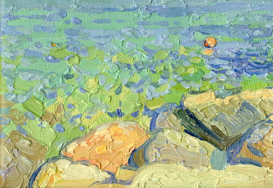 A boat near the rocks in Turunc