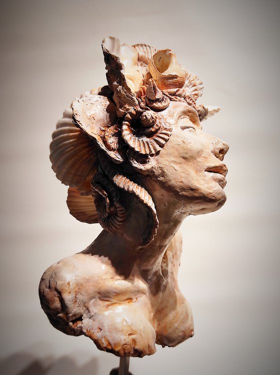 "Siren"Unique clay sculpture