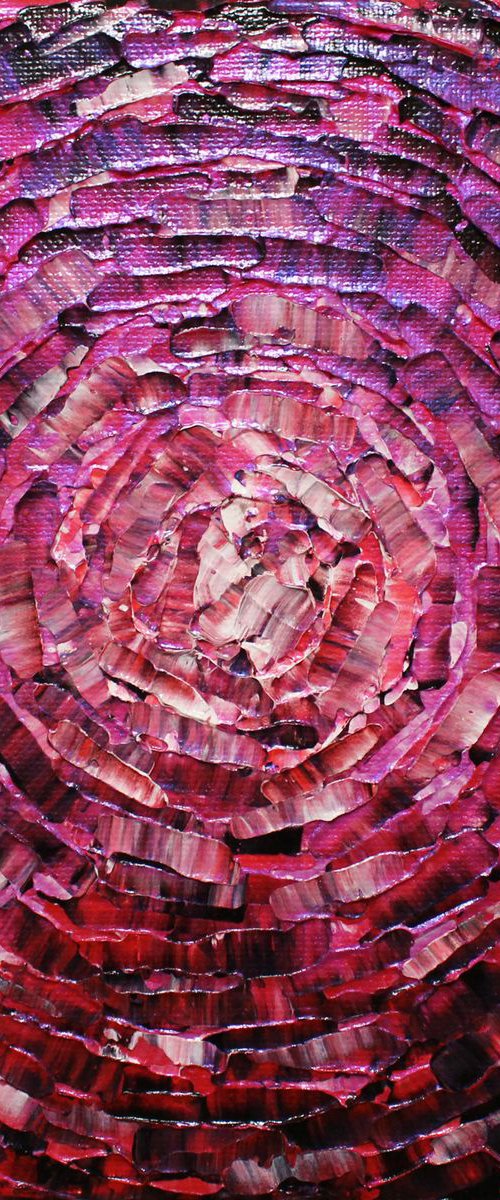 Small shine of iridescent pink glow by Jonathan Pradillon